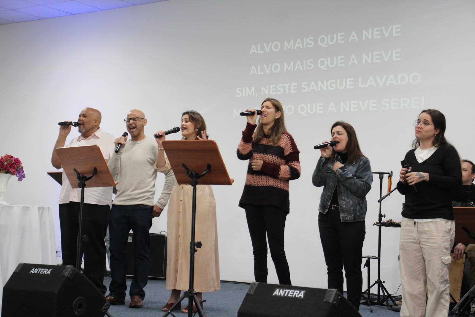 Fotografia 12 do álbum Culto Dominical