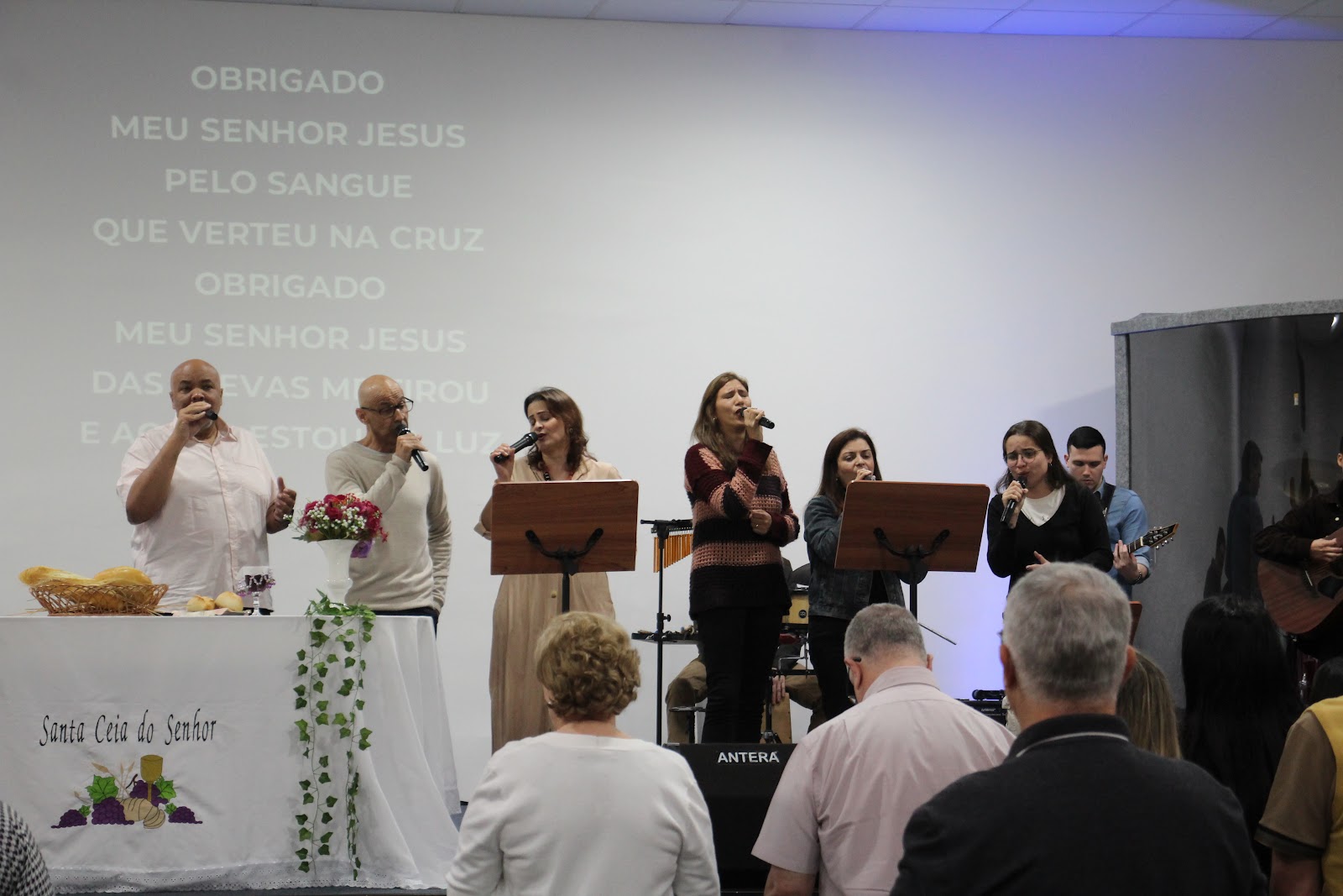 Fotografia 10 do álbum Culto Dominical