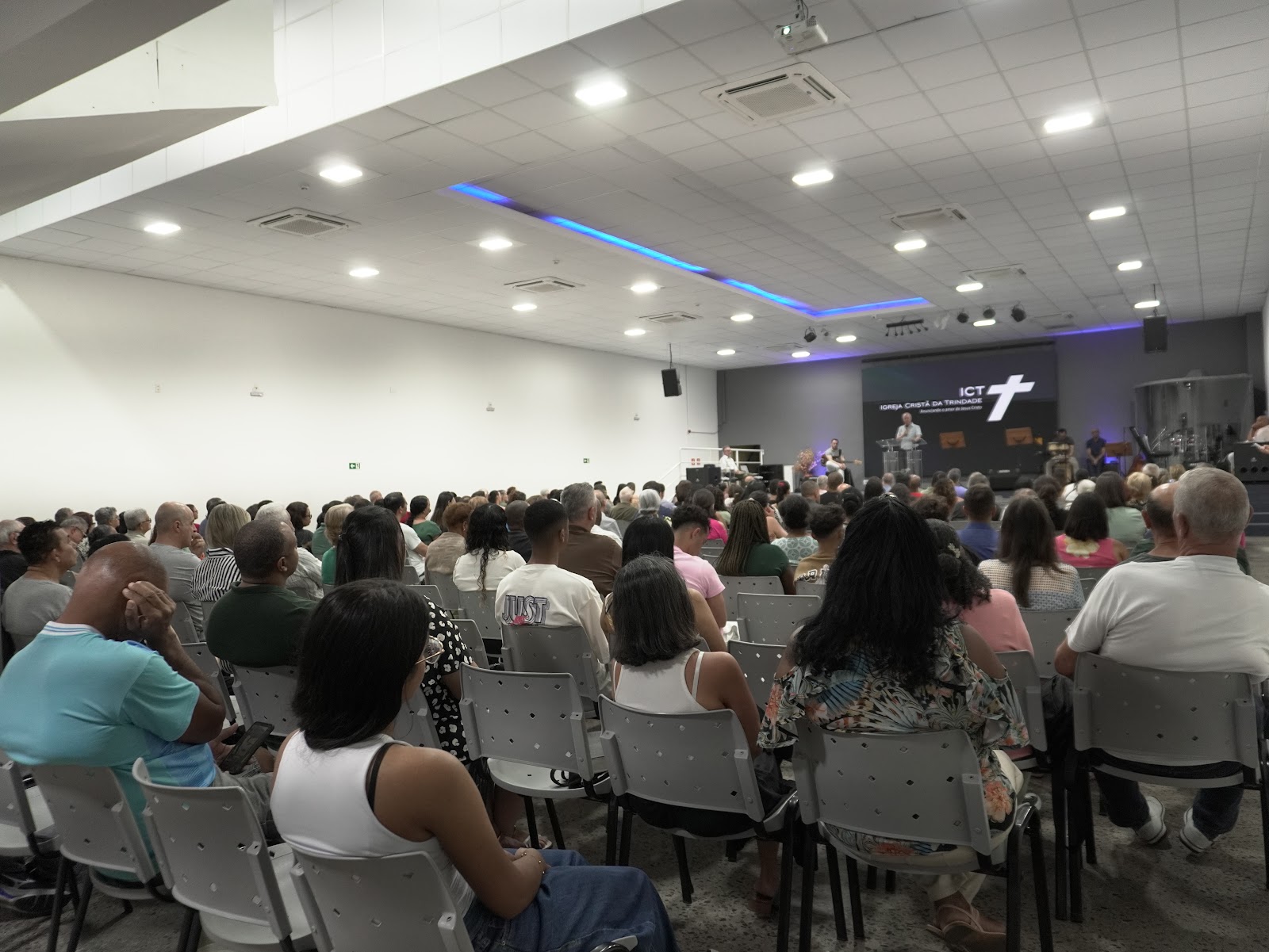 Fotografia 3 do álbum Culto Dominical