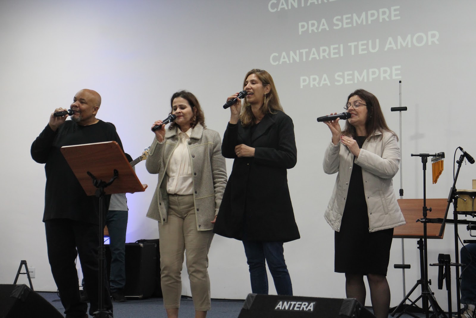 Fotografia 10 do álbum Culto Dominical