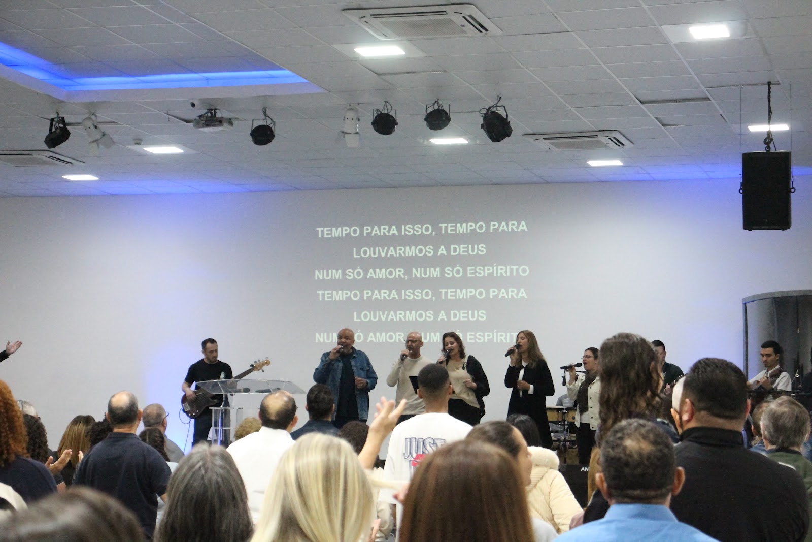Fotografia 17 do álbum Culto Dominical
