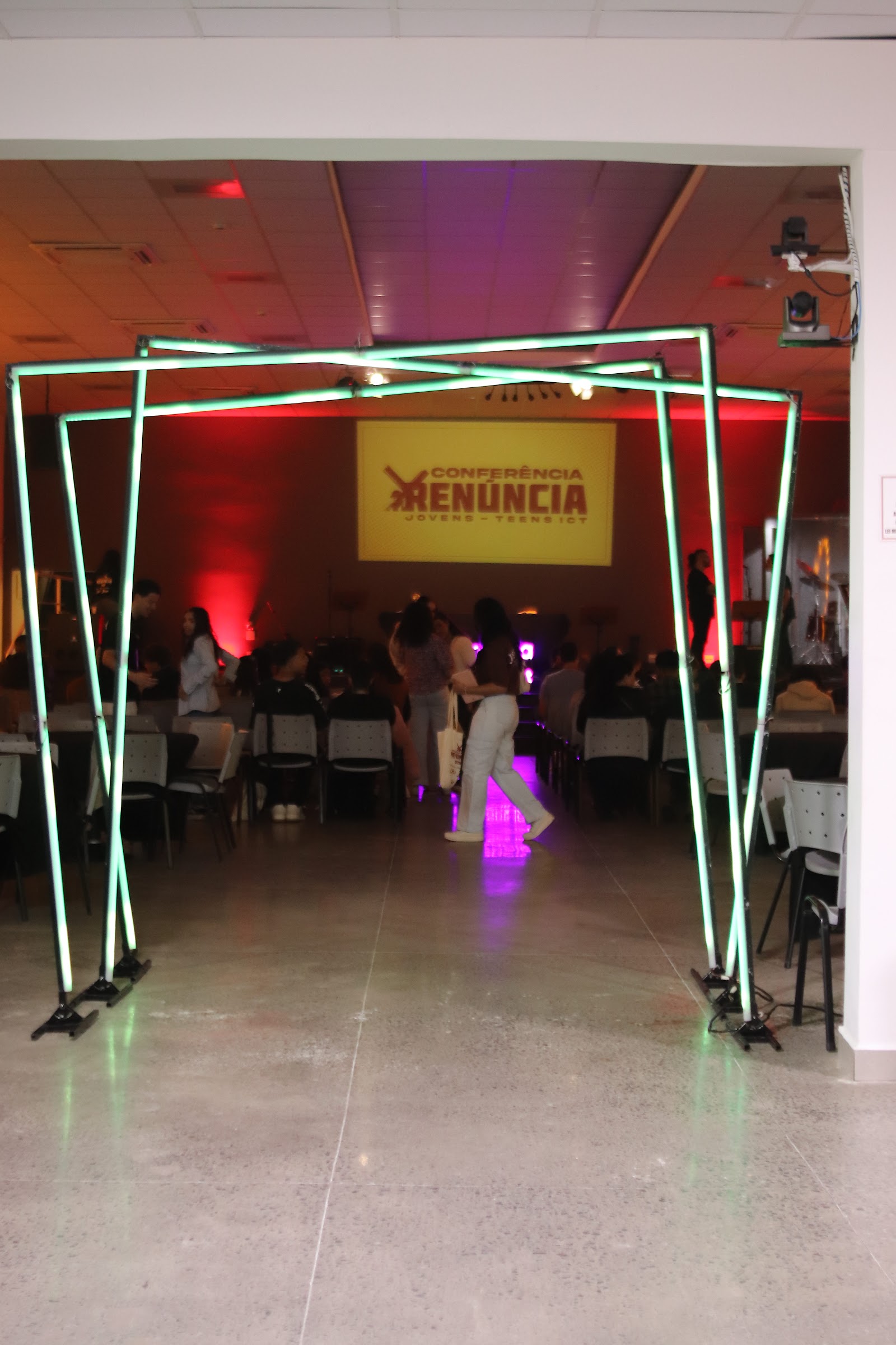 Fotografia 30 do álbum Conferência Renúncia